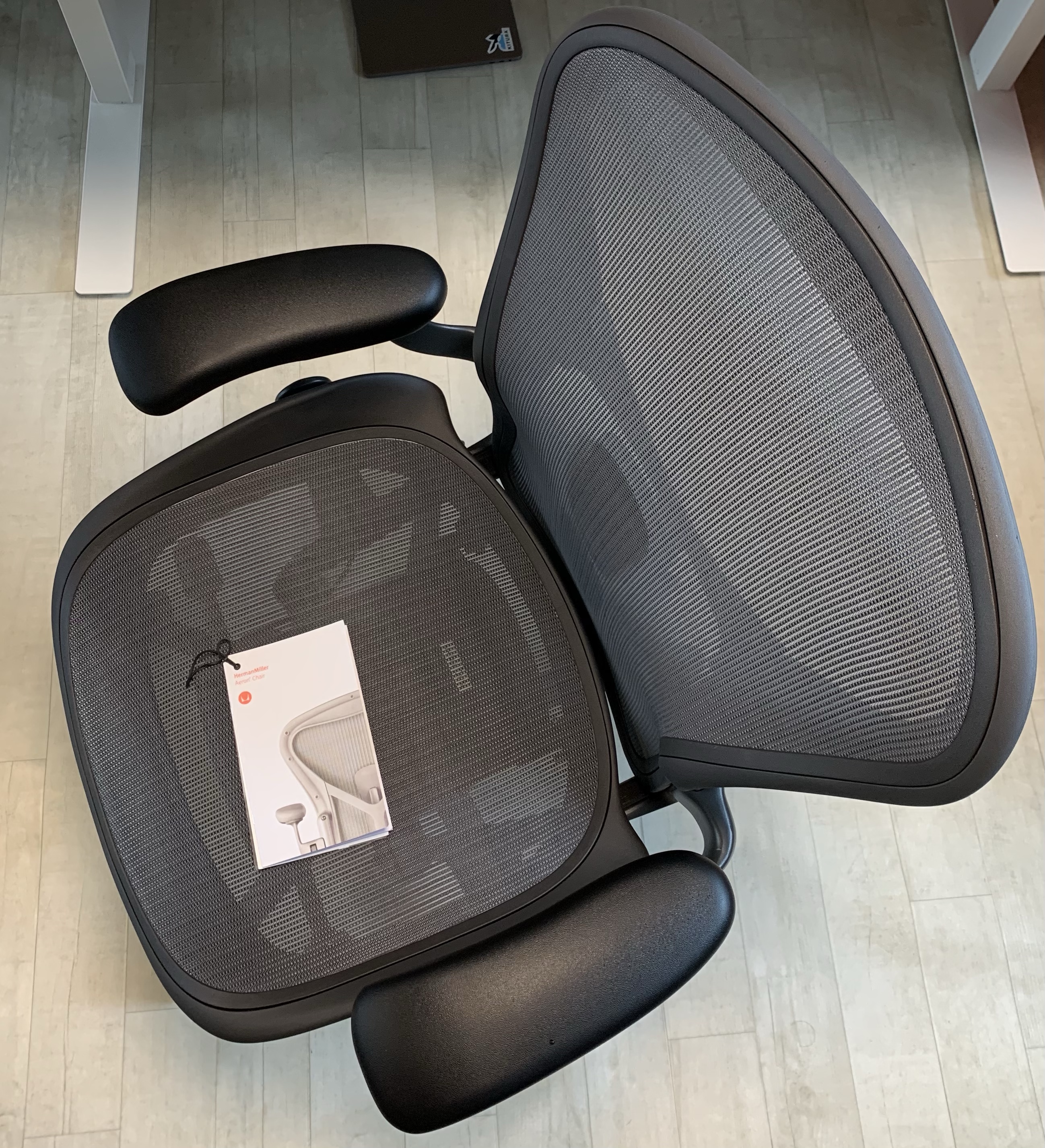 허먼밀러 에어론 의자 리뷰 사진