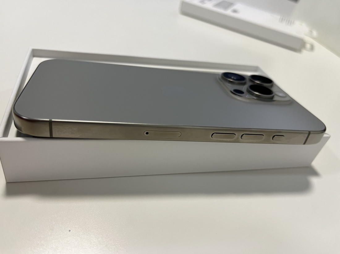 아이폰 15 프로 네츄럴티타늄 1테라 바이트 개봉 (언박싱)